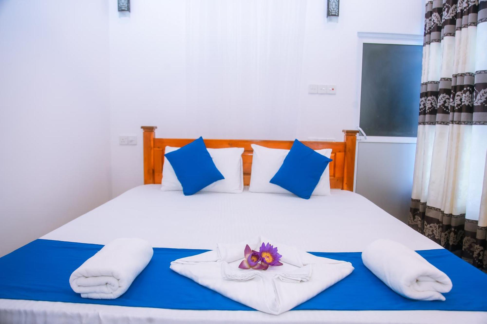 Hotel Blue Sky Mirissa Exterior foto